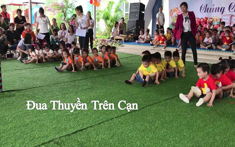 Đua thuyền trên cạn