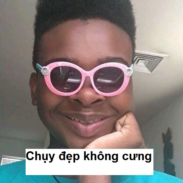 Meme anh chàng da đen mỉm cười nhẹ nhàng