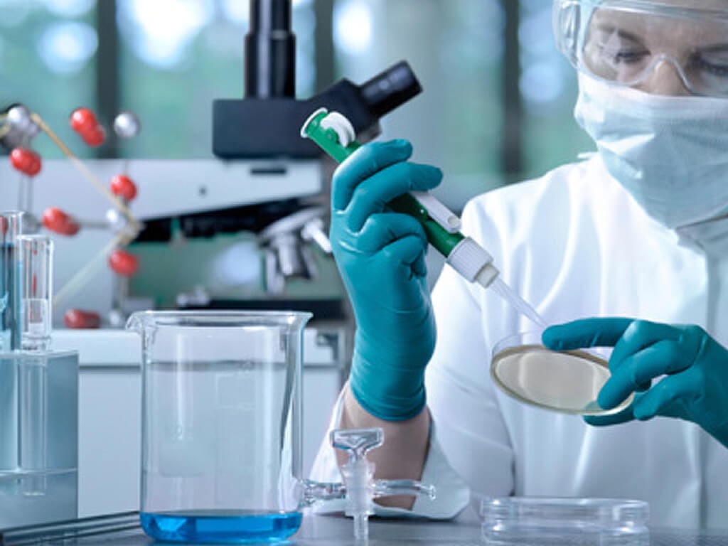 Những lưu ý khi sử dụng FeCl2 trong phòng thí nghiệm an toàn