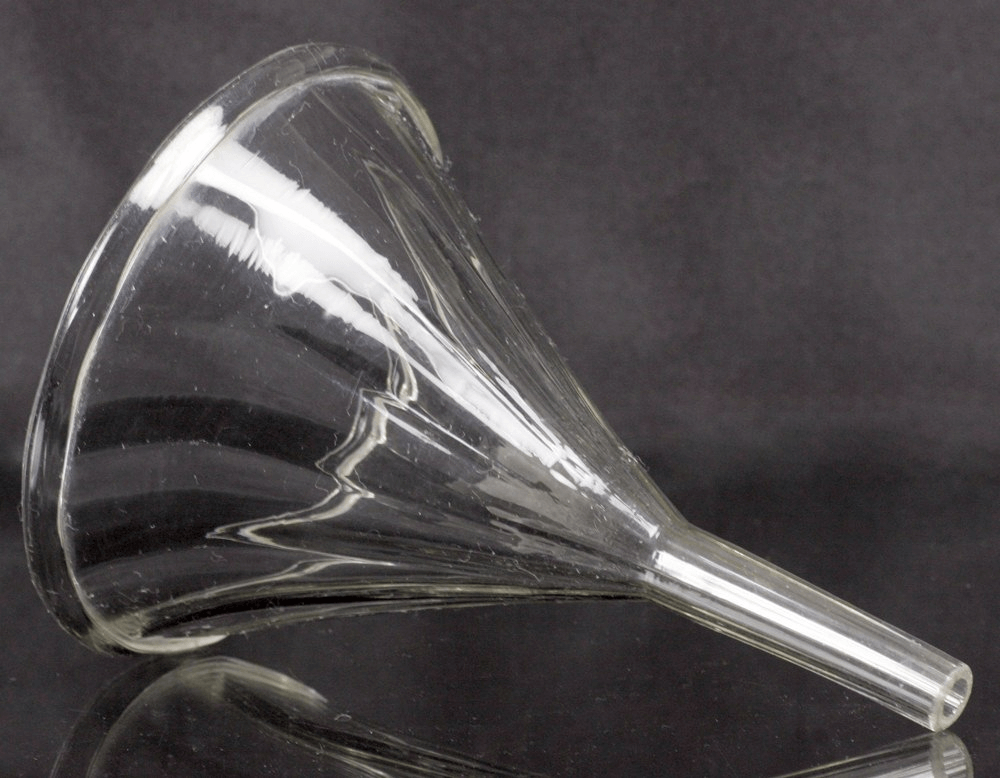 Công dụng của phễu thủy tinh