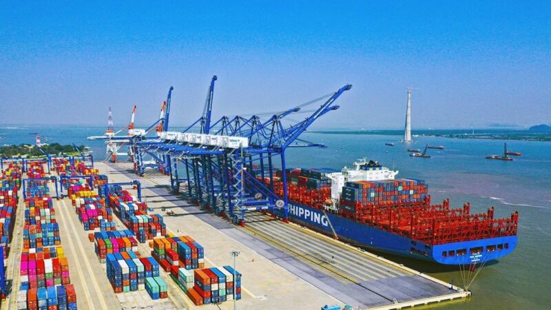 FOB là gì? Chi tiết về giá FOB trong xuất nhập khẩu