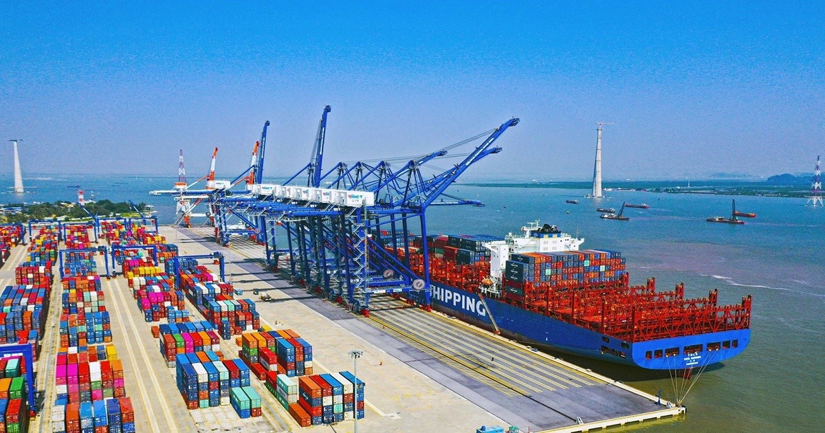 FOB là gì? Chi tiết về giá FOB trong xuất nhập khẩu
