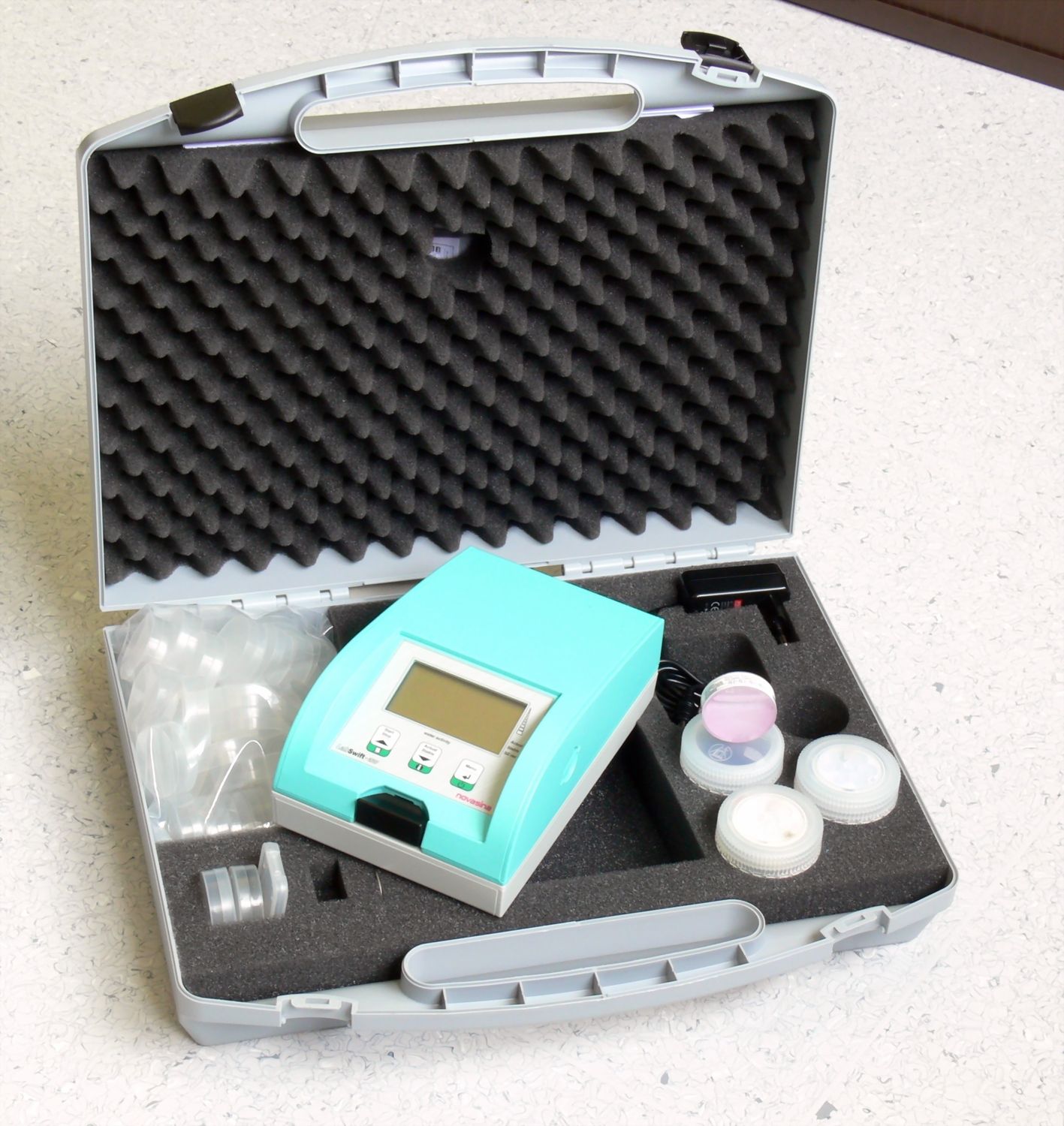 HOẠT ĐỘNG CỦA NƯỚC LÀ GÌ? CÔNG THỨC TÍNH