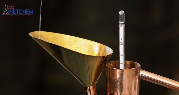 Máy đo nồng độ cồn được sử dụng rộng rãi trong sản xuất đồ uống có cồn