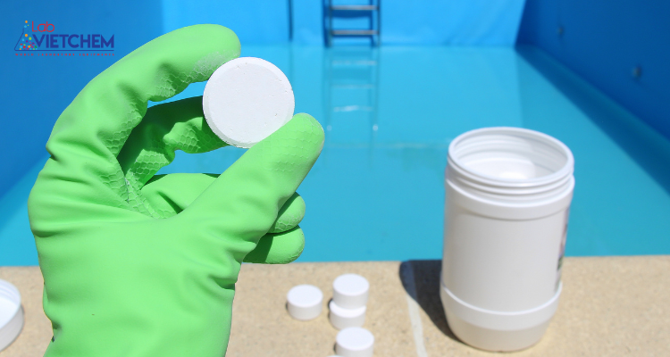 khử trùng bể bơi