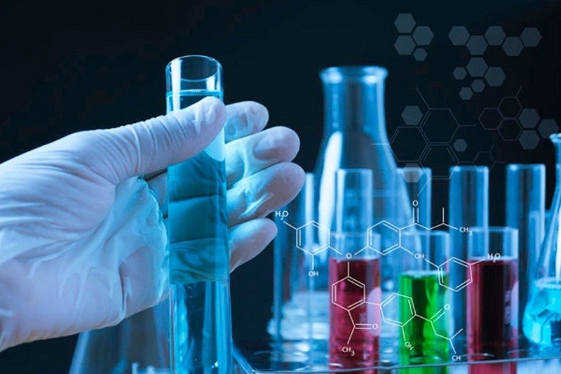 Chuẩn bị formalin trong phòng thí nghiệm