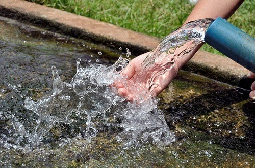 Xử lý nước giếng khoan trước khi sử dụng để bảo vệ sức khỏe
