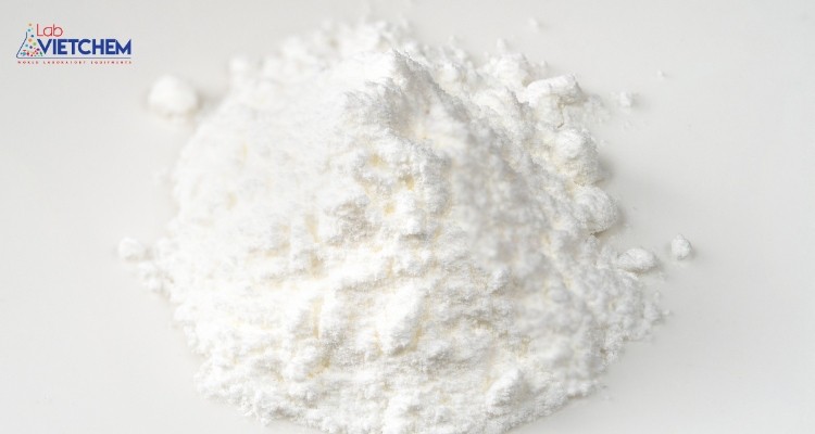 PAM tồn tại dưới dạng bột mịn màu trắng