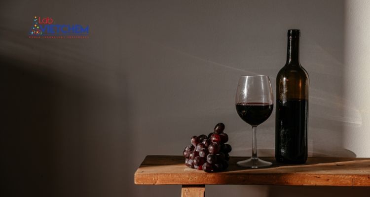 Axit gluconic là chất tạo vị chua nhẹ cho rượu vang