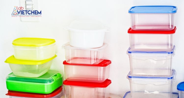 Stirene được sử dụng làm nguyên liệu sản xuất nhựa