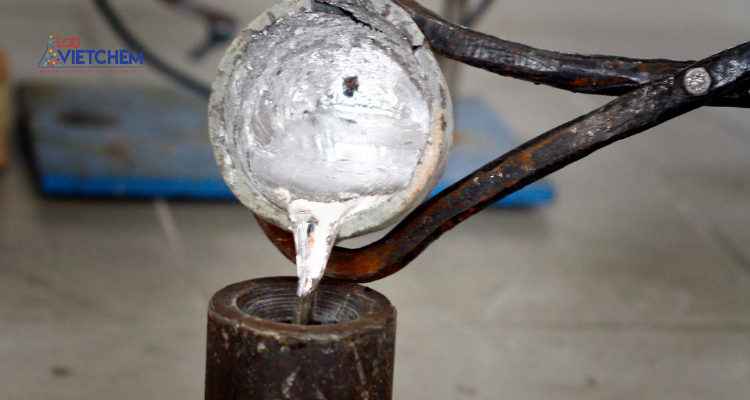 Hỗn hợp kim loại nóng chảy