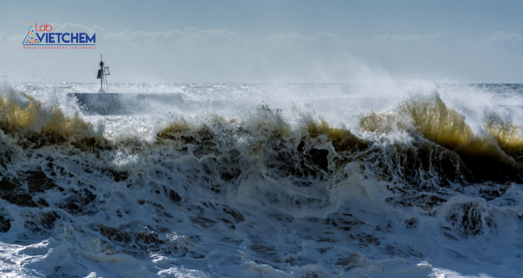 Thủy triều dâng cao làm tăng nguy cơ nhiễm mặn