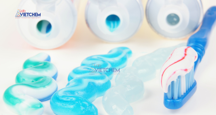 Dùng nhiều kem đánh răng có tốt không?