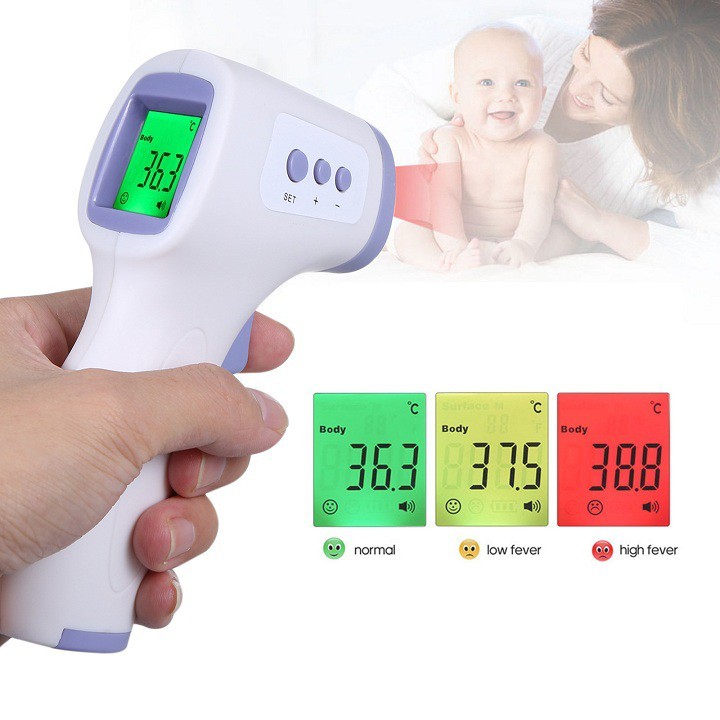 Nhiệt kế hồng ngoại được sử dụng để kiểm tra nhiệt độ cơ thể trẻ em