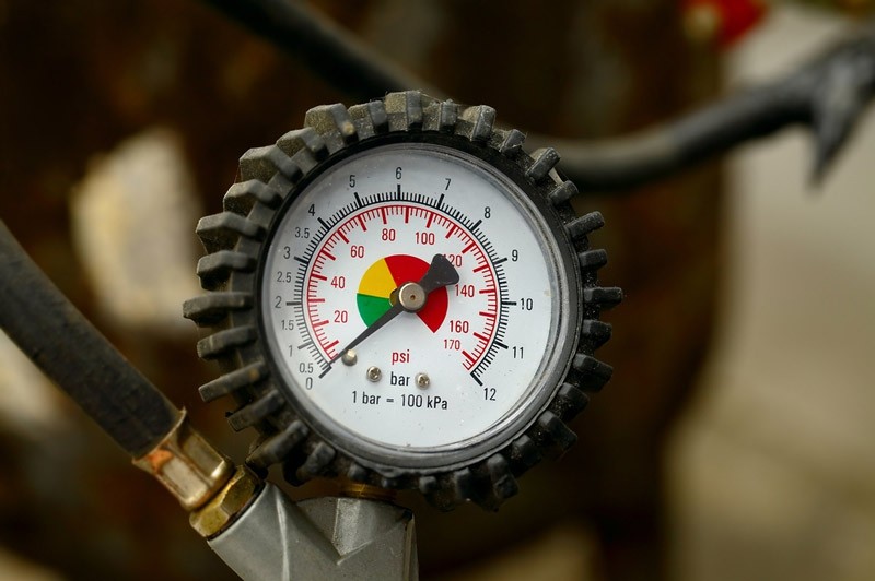 Bộ đo áp suất trên đồng hồ đo áp suất