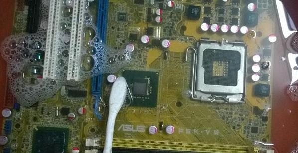 Nếu không biết cách vệ sinh mạch điện tử sẽ gây hư hỏng nghiêm trọng