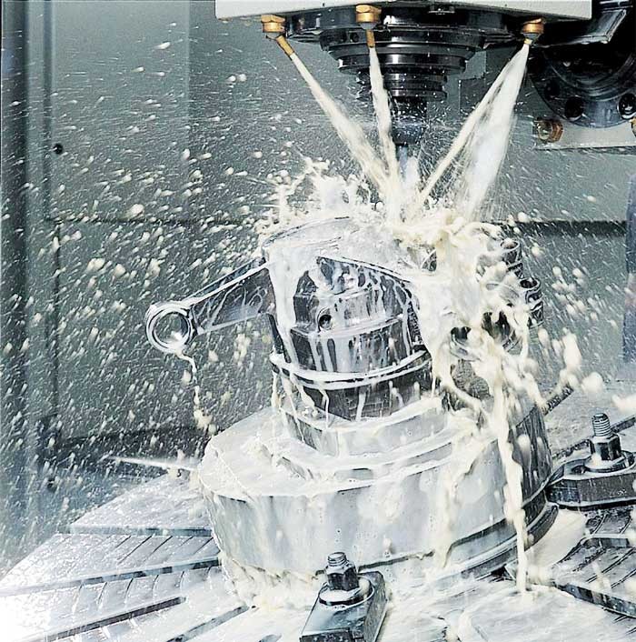 Sử dụng dầu làm mát cho máy trộn nước trong gia công cơ khí