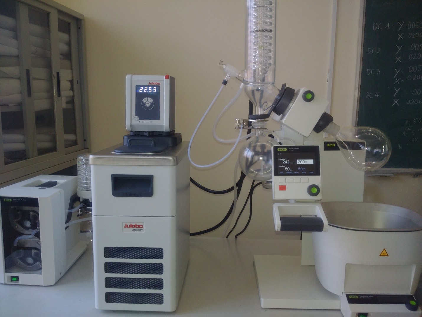 Máy bay hơi chân không dùng trong phòng thí nghiệm