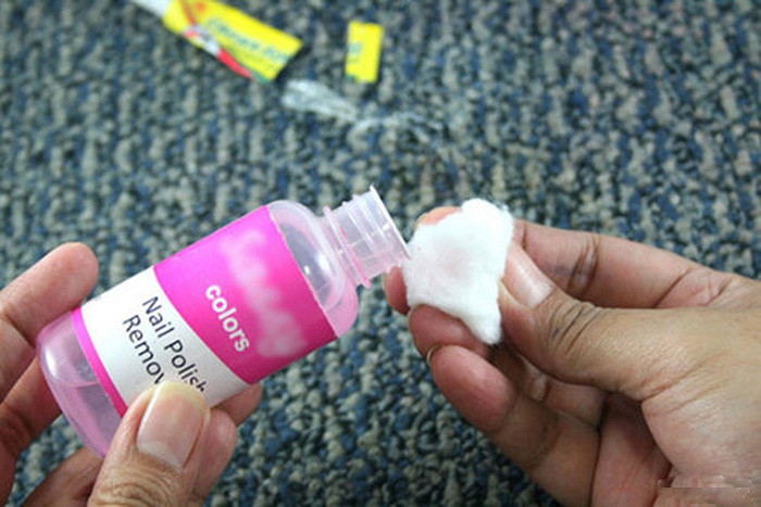 Dung môi Acetone được dùng để hòa tan keo 502