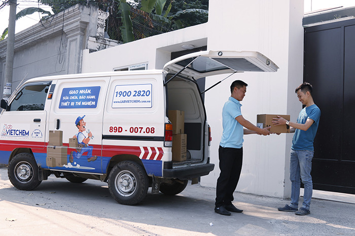 LabVICHEM chuyên nghiệp thực hiện từng bước