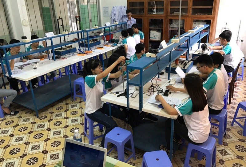 Bàn thí nghiệm vật lý có vai trò gì?