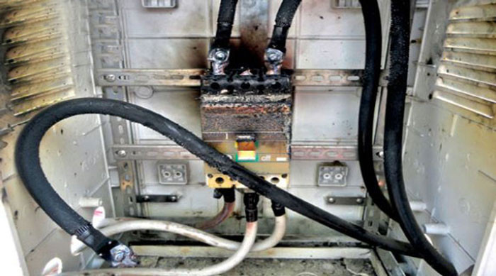 Hiện tượng cảm ứng điện lạnh là gì?