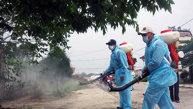 Xịt thuốc khử trùng clo