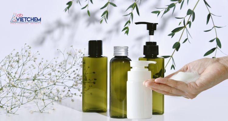 Natri laureth sunfat là chất tạo bọt và làm sạch trong sữa rửa mặt