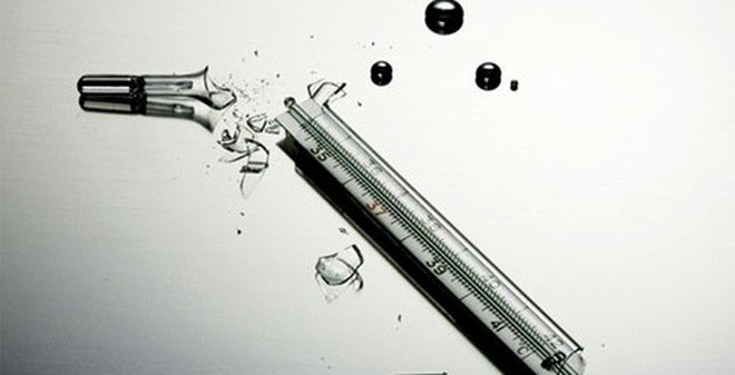 Hình ảnh nhiệt kế thủy ngân bị hỏng