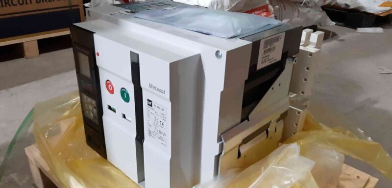 Phân loại máy cắt khí ACB