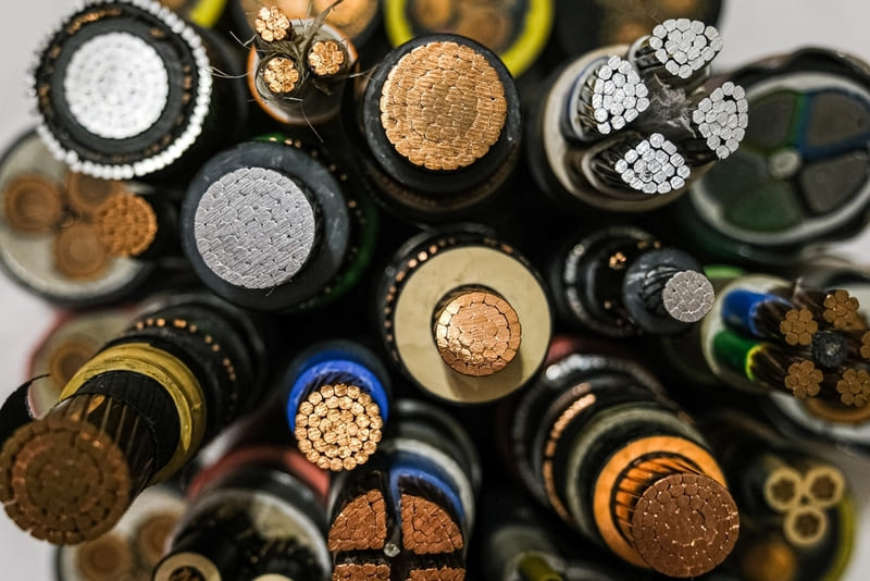 So sánh chi tiết dây và cáp Dây nguồn 6 là gì