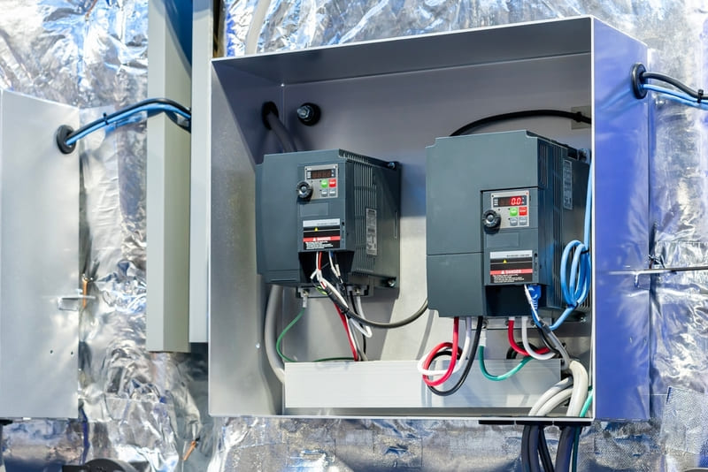 Biến tần 380V ba pha là gì? Sự khác biệt so với biến tần 220V ba pha Biến tần 380V ba pha là gì? 2