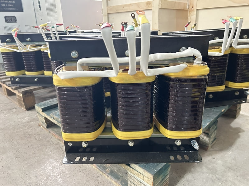 Tổng hợp thông tin lò phản ứng trung thế giữa đường 1