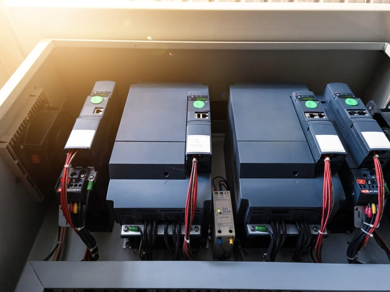 Biến tần DC là gì? Cấu tạo, chức năng và so sánh với biến tần AC Tản DC là gì?