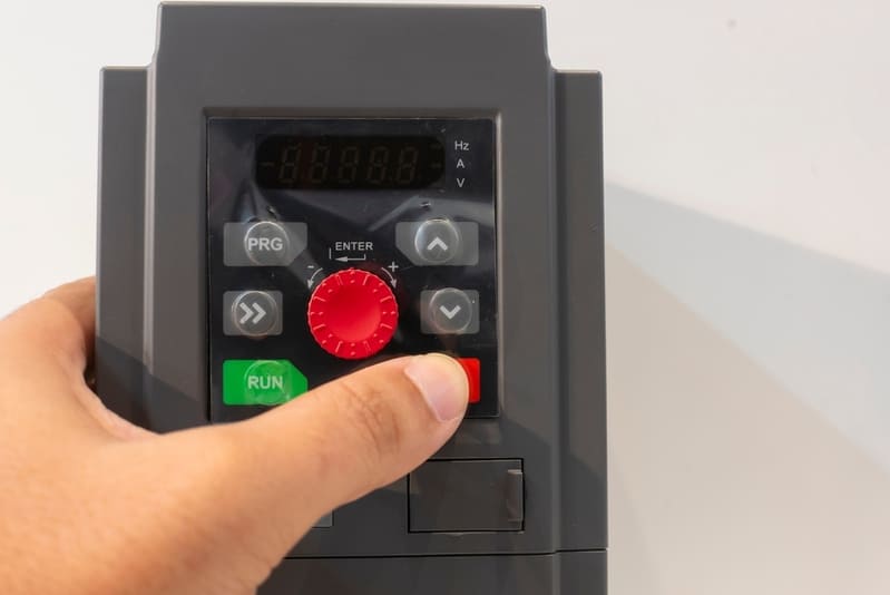 Hướng dẫn lắp đặt biến tần LS G100 Bấy giờ bạn mới đến được bàn thờ cạnh