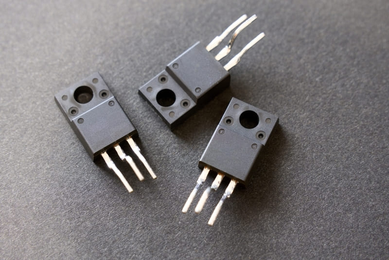 IGBT trong Biến tần: Cấu trúc, Chức năng và Kiểm tra IGBT màu nâu là gì? 1