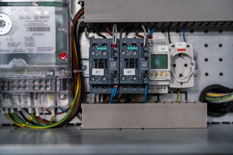 Công tắc tơ là gì? Cấu tạo, nguyên lý làm việc và sử dụng Công tắc tơ là gì 5 1