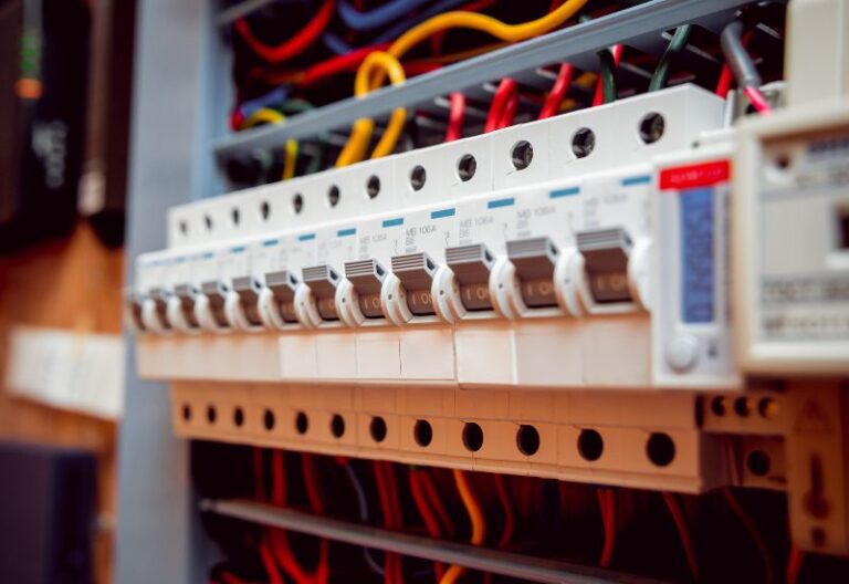 Cách chọn CB và dây dẫn theo tiêu chuẩn IEC Chọn CB theo tiêu chuẩn IEC