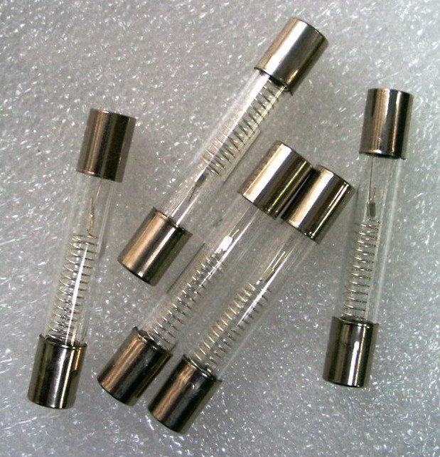 So sánh Cầu dao và Cầu chì: Ưu và nhược điểm khaojiraj