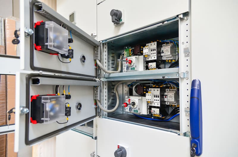 Tủ điện hạ thế là gì? Cấu trúc và phân loại Nguồn điện 3 là gì