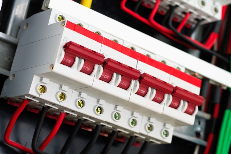 Cầu dao tự động mở: nguyên nhân và giải pháp Câu hỏi đặt ra là làm thế nào để tạo ra sự khác biệt