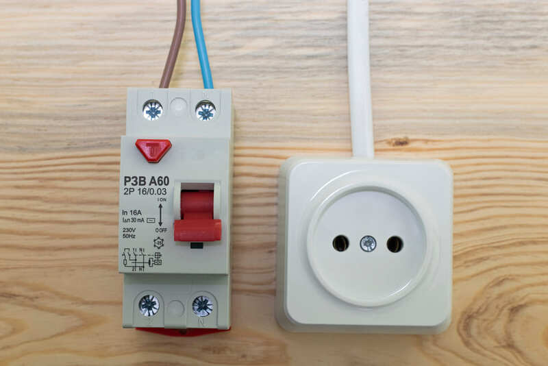 Sự khác biệt giữa ELCB và RCBO núi Elcob